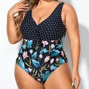 NWT Meet Curve One Piece Swimsuit